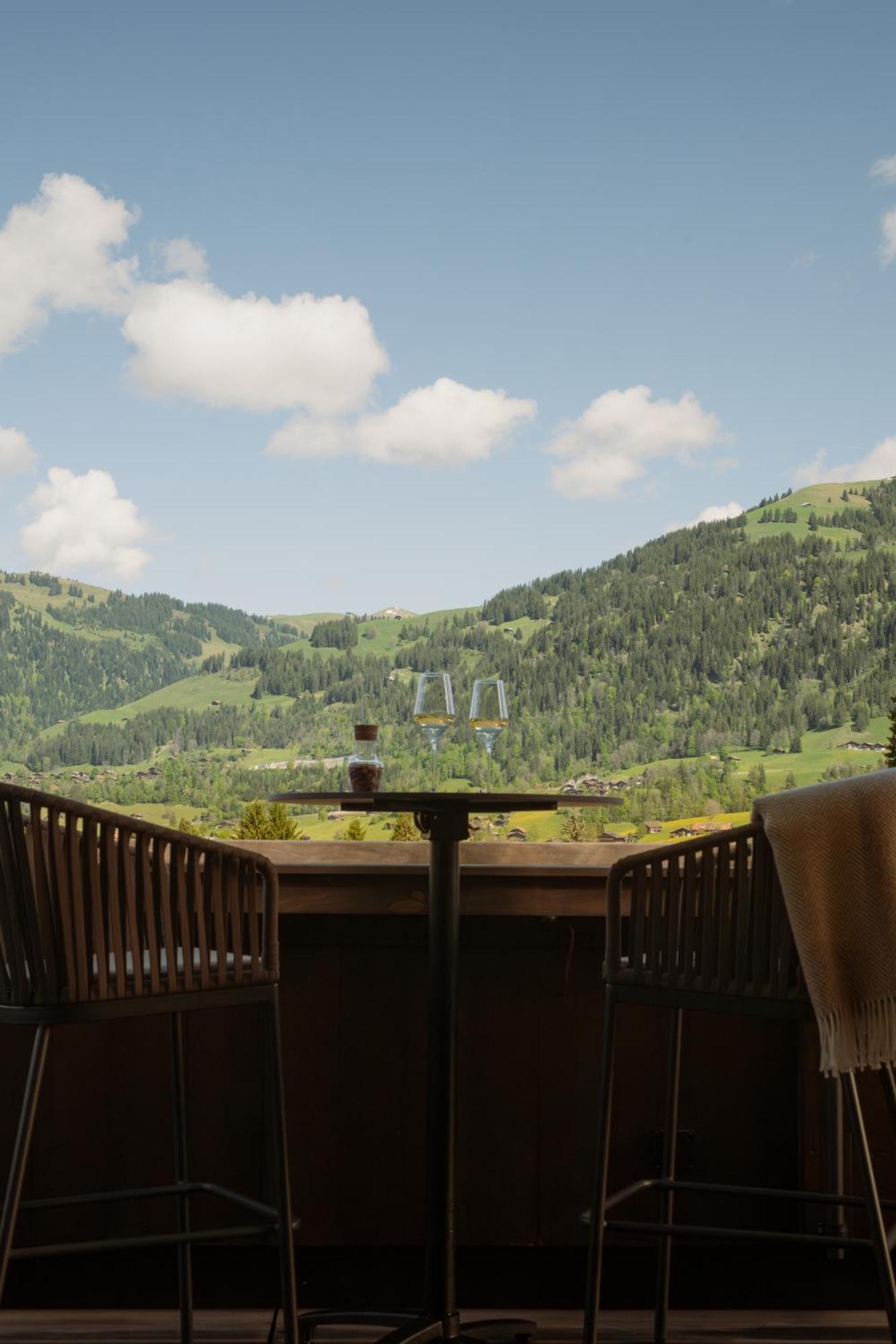 Hotel Miiro The Mansard Gstaad Exterior foto